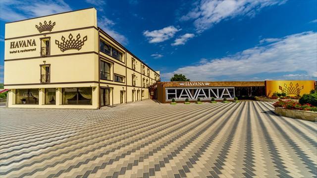 Hotel Complex Havana Tîrgu Ocna Exteriör bild